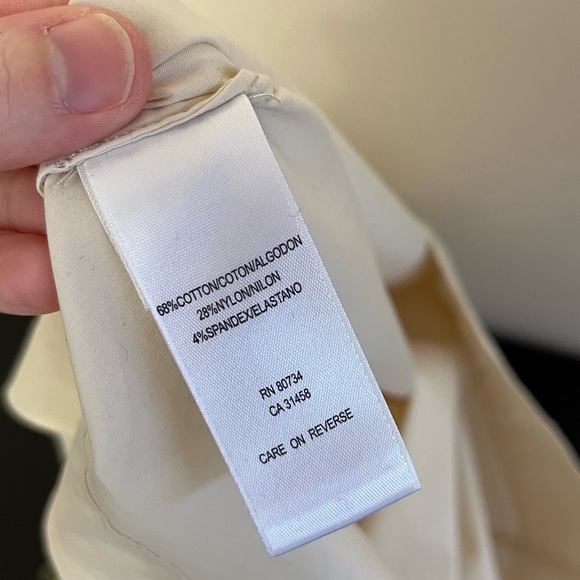 BCBGMAXAZRIA Short Sleeve Covered Button Blouse - Size XS - Picture 8 of 10